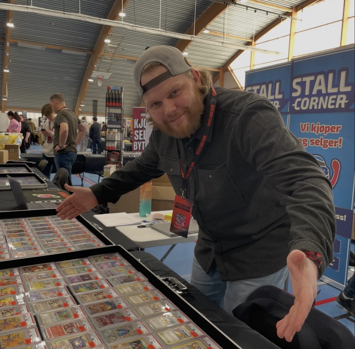 Stall Corner på cardshow med Pokémon-kort og stand